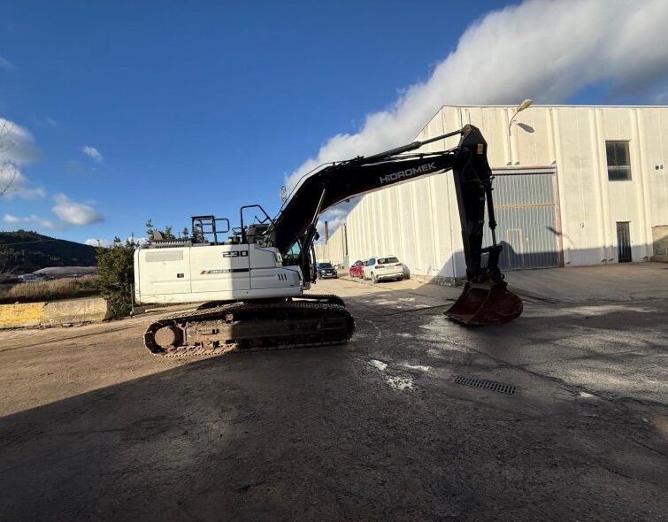 HIDROMEK  HMK 230LC-4